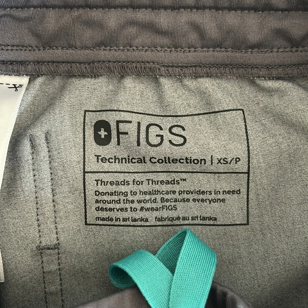 FIGS Scrubs - Picture 12 of 12